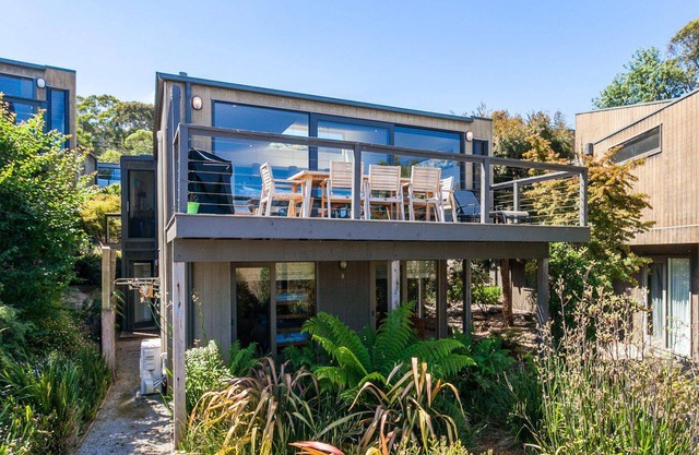 BREAKER eight - contemporatory town house
