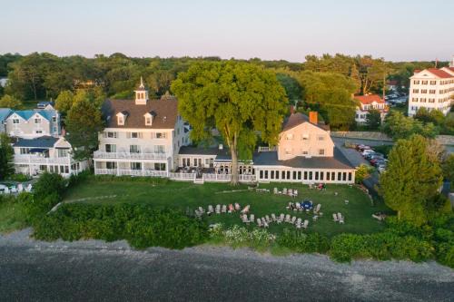 Breakwater Inn