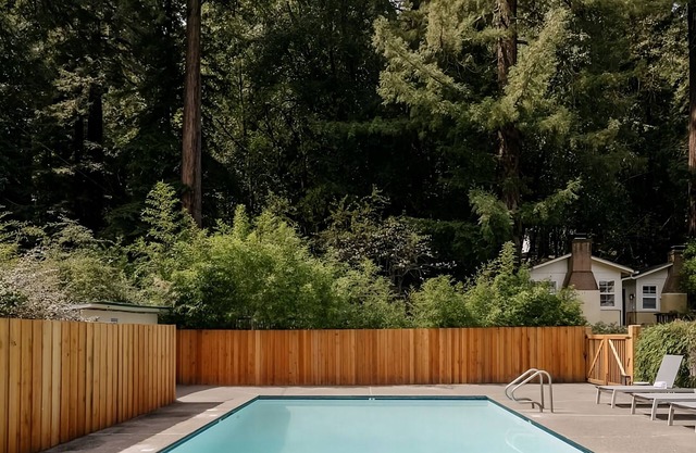 Breath-taking Scenery! w/Pool and Free Parking, Near Guerneville River Park