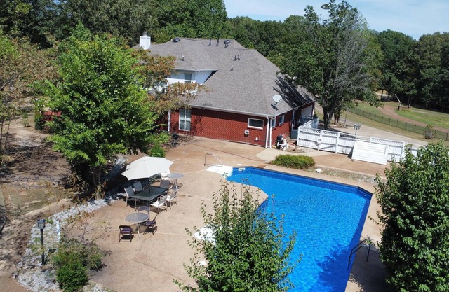 Breathtaking 8 BR+ Extra room w/Pool- Lake View
