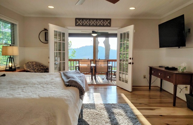 Breathtaking home with Astonishing Mountain Panoramic Views!