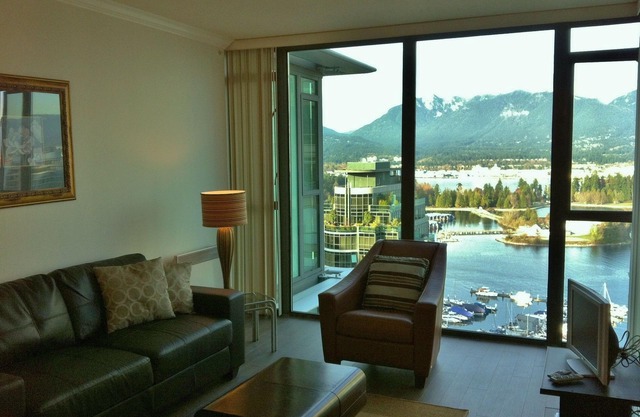 Breathtaking Mountain & Water Views Executive Suite