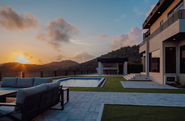 Breathtaking views on top of the Jamanota Hill - New Modern Residence