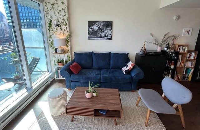 Breathtaking views: sunny modern apartment (downtown / Old Montreal)