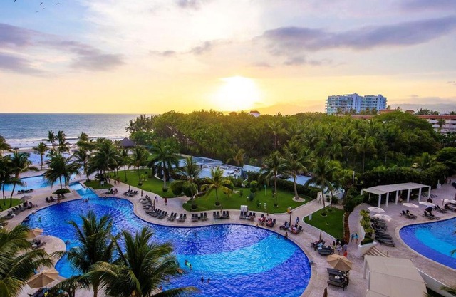 Breathtaking Villa Magna Beachfront Condo 3 Bedrooms Sleeps 6