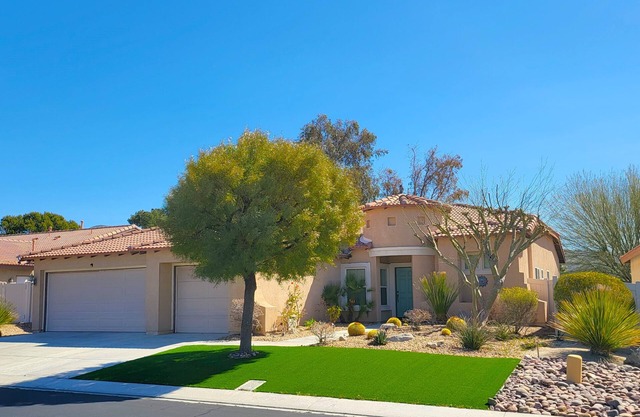 Breezy Oasis on Desert LinksnMountain views, spacious layout, refreshing escape.