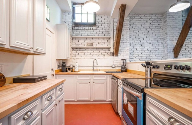 Brick & Beam Studio - Minutes away from Atlanta!