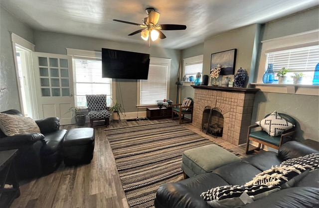 Brick house in Historic "Milionaire's Row" Neighborhood - 10mins to Presque Isle
