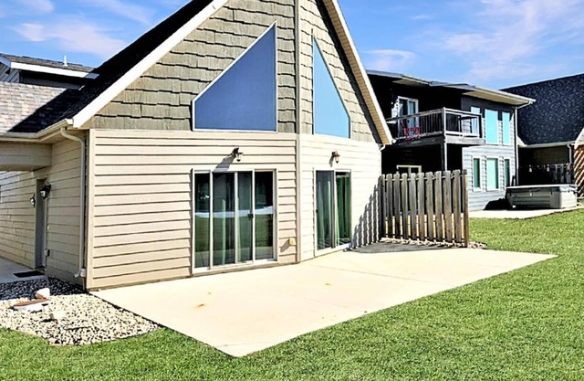 Bridges Bay Vacation Cabin 150