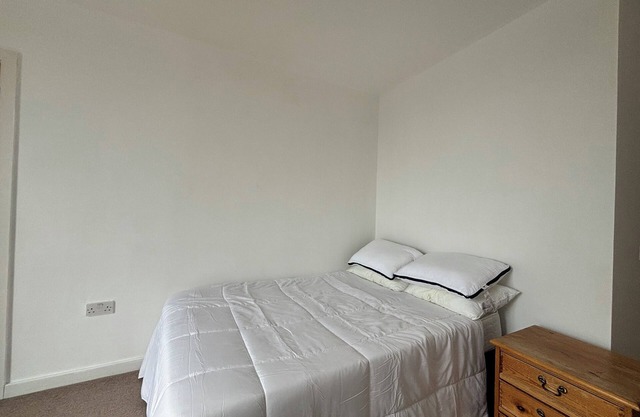 Bright 2BD Flat with City Views, near Tower Bridge
