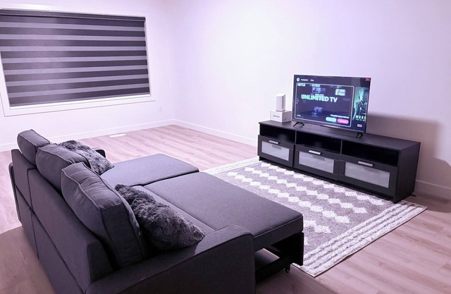 Bright 3BR Home in McConachie – Family-Friendly with Free Parking.