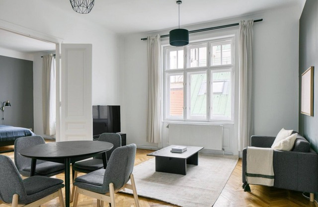 Bright Alsergrund 2BR, near Himmelpfortstiege, AKH, U4, U6, by Blueground