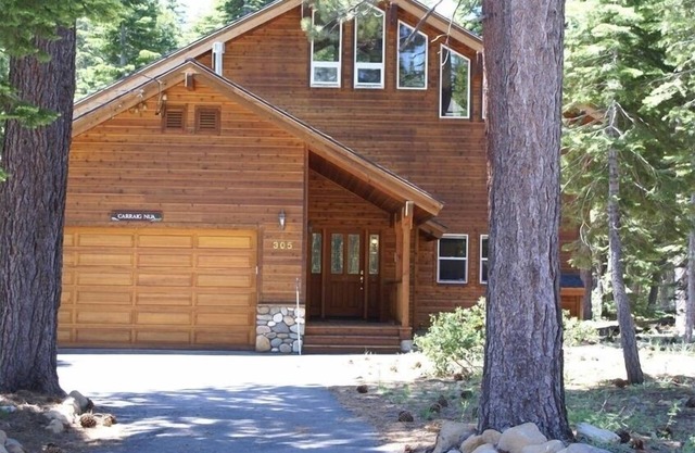 Bright and Airy. Backs onto Forest, Paige Meadows and Tahoe Rim Trail