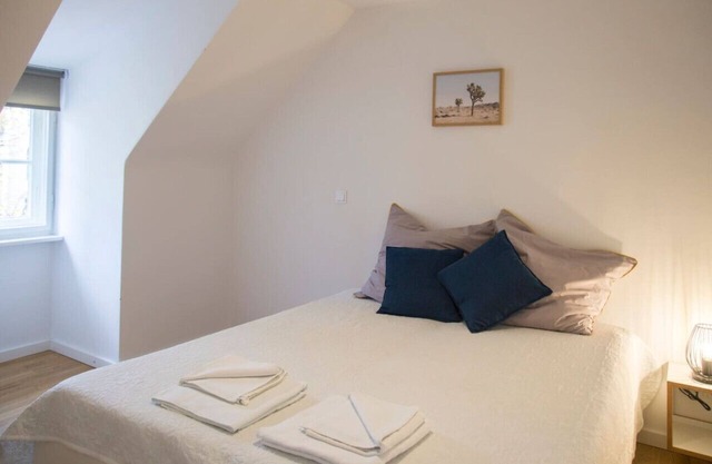 Bright and newly renovated apartment near Schöneberg