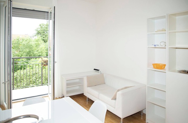 Bright and quiet apartment near Isola neighborhood