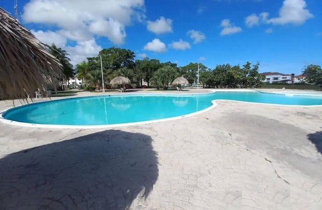 Bright Apartment at Punta Cana Wifi/ac/elect/iron/parking