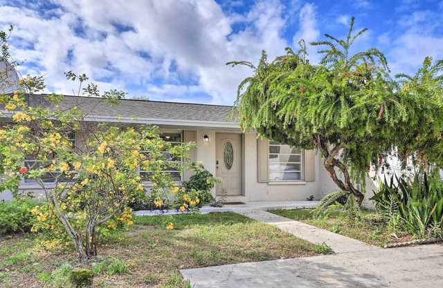 Bright Bradenton Villa: Close to Golf Course!