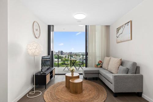 Bright Cozy 1BR Parking&pool&gym ZEST 1405