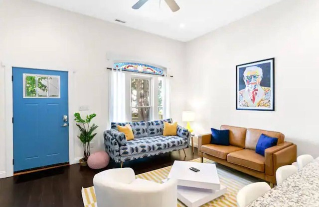 Bright, Fun, & Modern Cottage on a Hip and Walkable Block - Close to Everything!