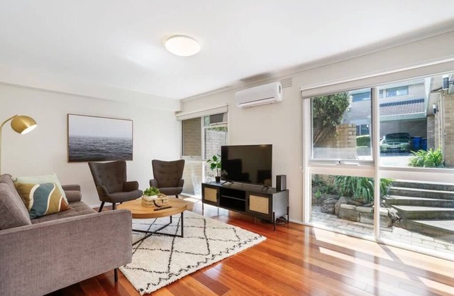 Bright & Lovely @ Balwyn Townhouse w/parking, BBQ