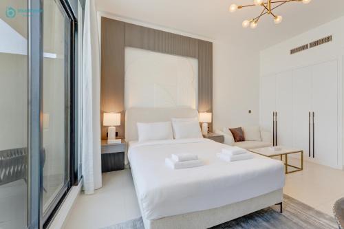 Bright & Luxury Studio with Balcony in Al Furjan