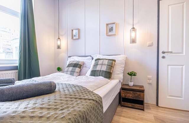 Bright & Modern Room in Vienna’s Meidling District