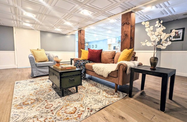 Bright, Peaceful Oasis with Fireplace near Med Center + Hersheypark