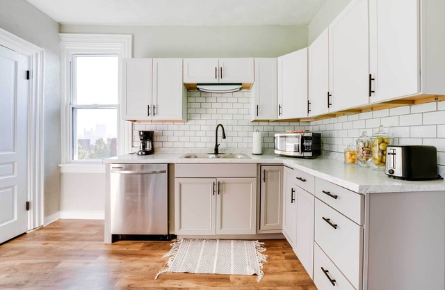 Bright Pittsburgh Apt, Walk to Grandview Ave!