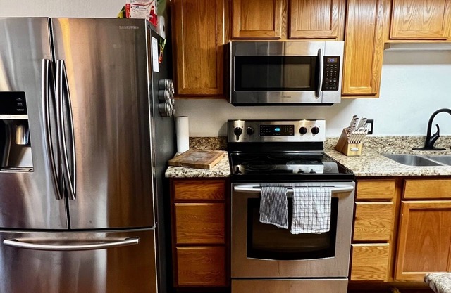 Bright, spacious 3bed/2bath near Green Mountain, great for families or WFH