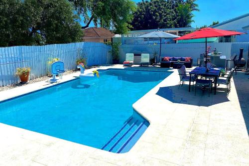 Bright Villa, Heated Pool, 2 Kings, by Everglades, Biscayne & Keys