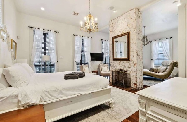 Bright Villa w Heated Pool & Pool Table 6br|4ba