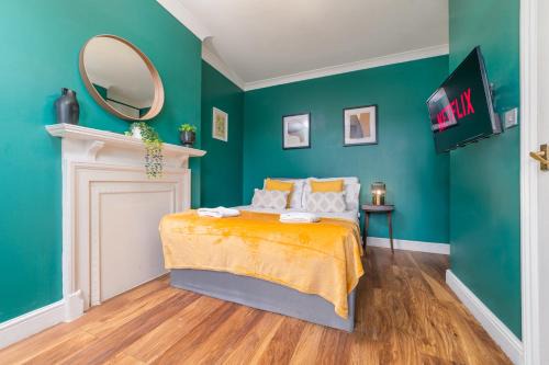 Bright West London Studio Near Tube