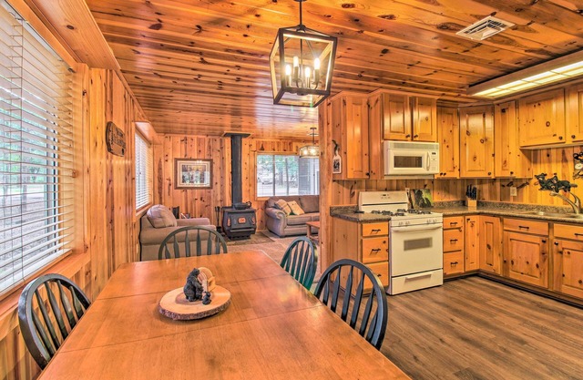 Bring a Pet: Pinetop Cabin w/Game Room!