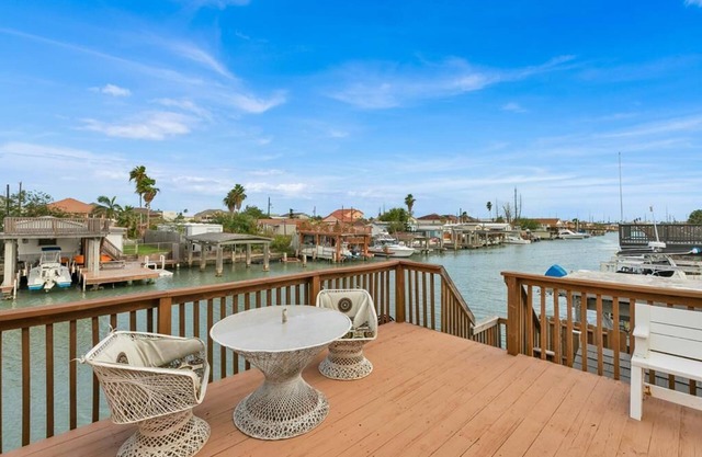 Bring you boat and enjoy to beautiful scenery!*