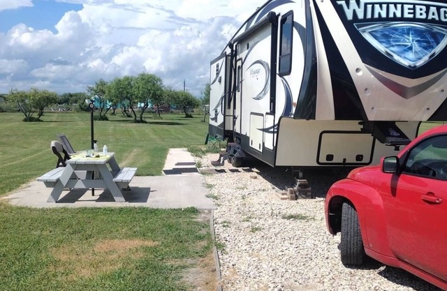 BRINGYOUROWNPARTY Set up camp across from a public beach and walk to heaven