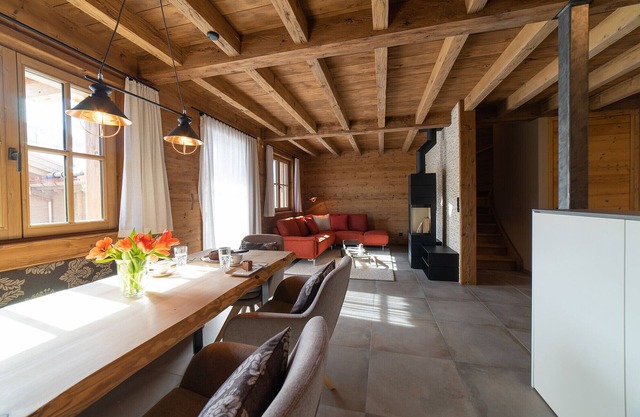 Brisi 4-room chalet near the mountain railways