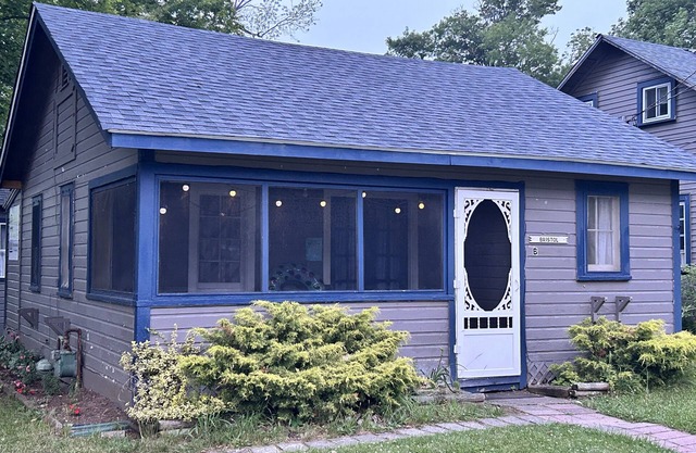 Bristol Cottage at Tiffany's Cottages! New In-Ground Pool, Night Life, GOTL Lake