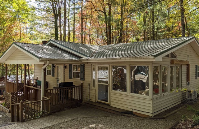 Britt Cottage - Hot Tub