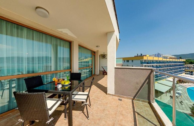 Briz Beach Apartments