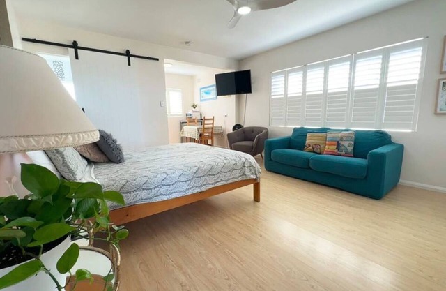Bronte studio w/water views Sydney's Best Suburb