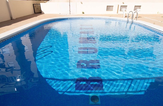 BRUMA II fantastic garden and terrace. Pool & Beach. WIFI