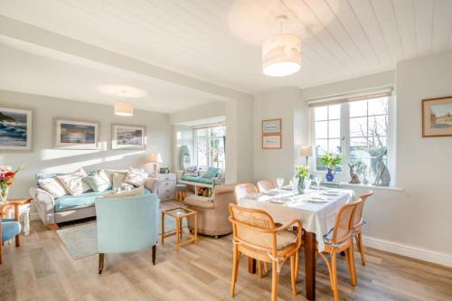 Bryn Siriol Cottage