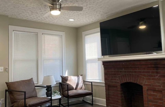 Buckeye Inspired 4 Bedroom Modern Unit