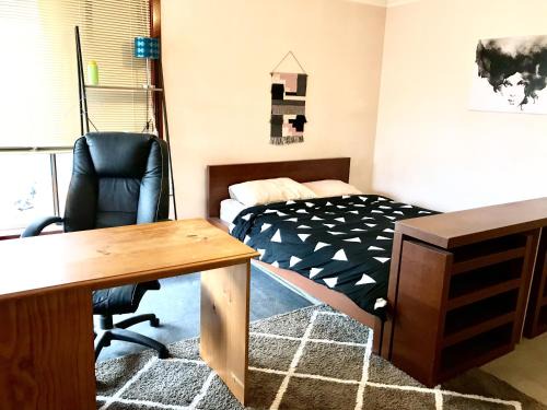 Budget Homestay in Clayton - PRIVATE ROOM