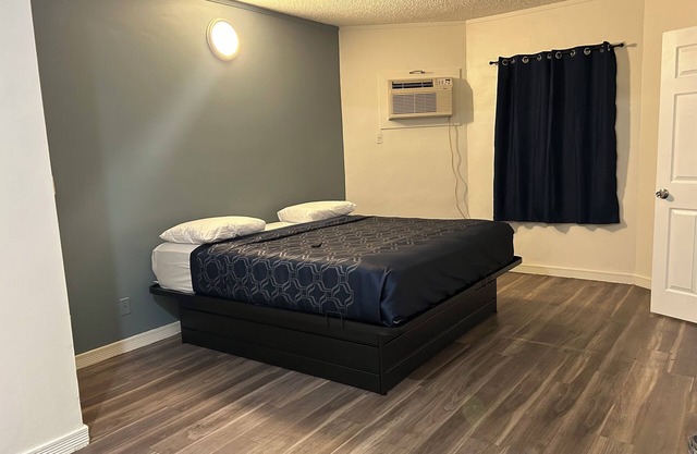 Budget Inn Hollywood