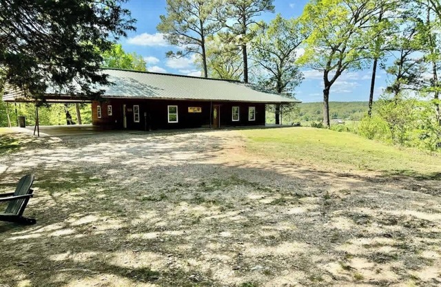 Buffalo Cabin; Gorgeous Illinois River view!