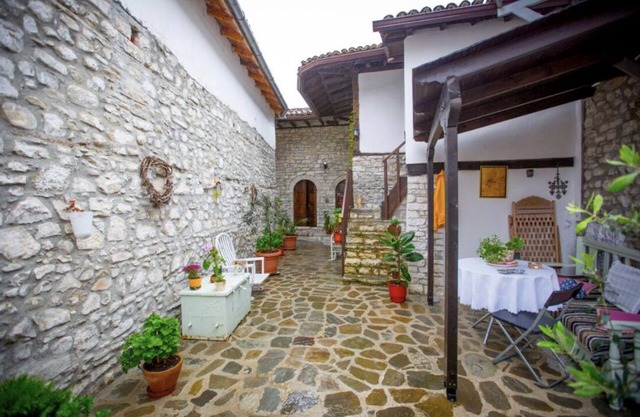 Bujtina Kodiket Guesthouse
