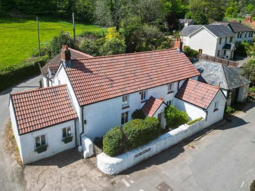 Bullcroft - 6 Bedroom House - Oxwich