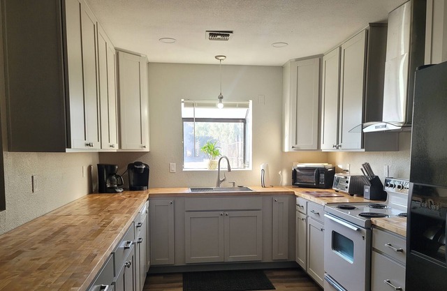 Bullhead City Colorado River Laughlin Casino Vacation Home 6-14 people