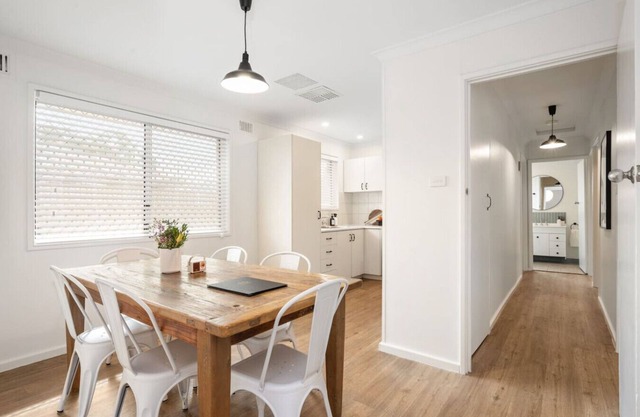 Bullion Bungalow – Stylish, Secure 3-Bed Stay